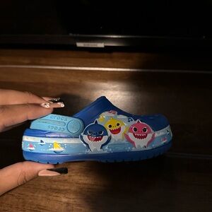 Toddler crocs